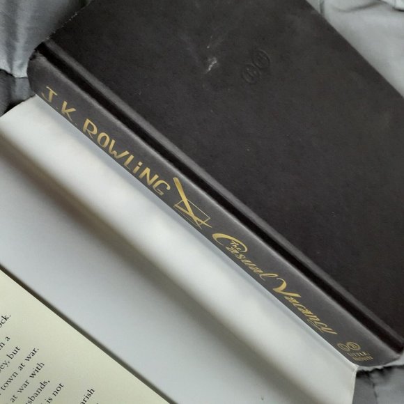 The Casual Vacancy by J. K. Rowling First Printing (2012, Hardcover) - Picture 7 of 16